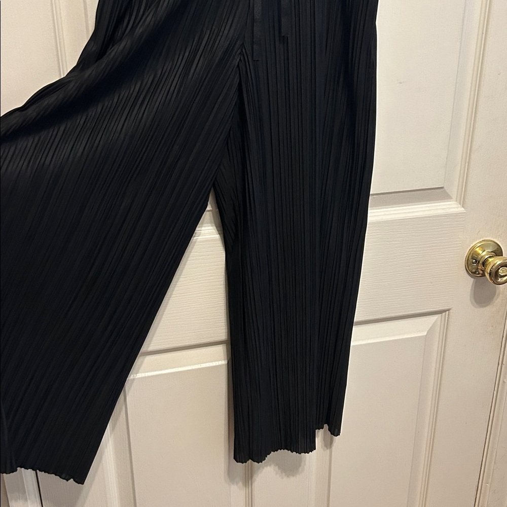 Topshop Cropped Black Pleated Pants